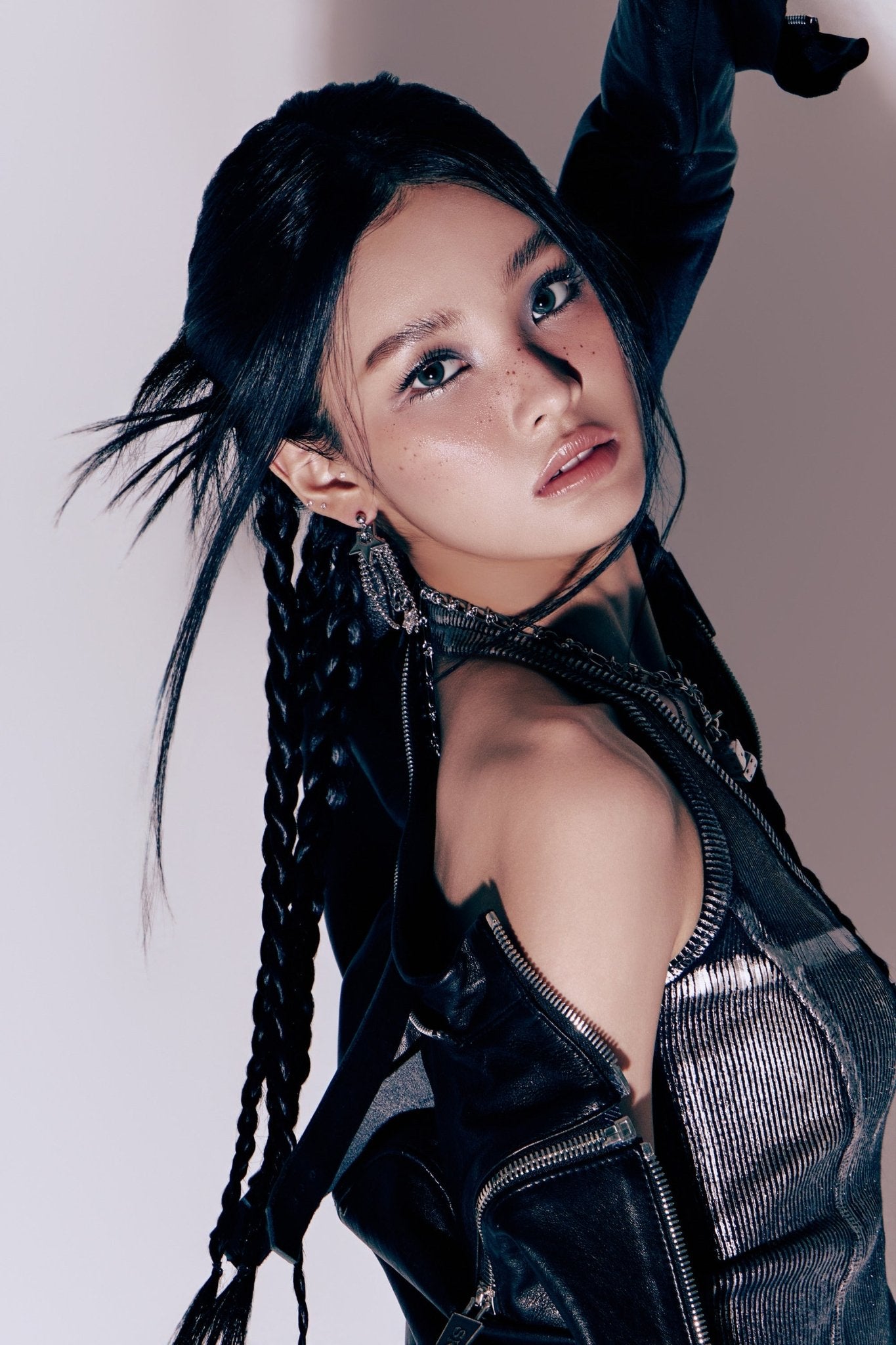 STAR RIBBON DROP EARRINGS - OHTNYC